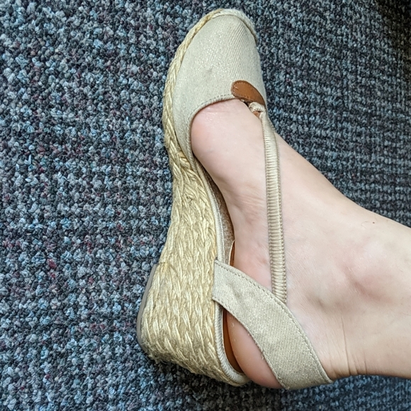 Sandals - Picture 2 of 4